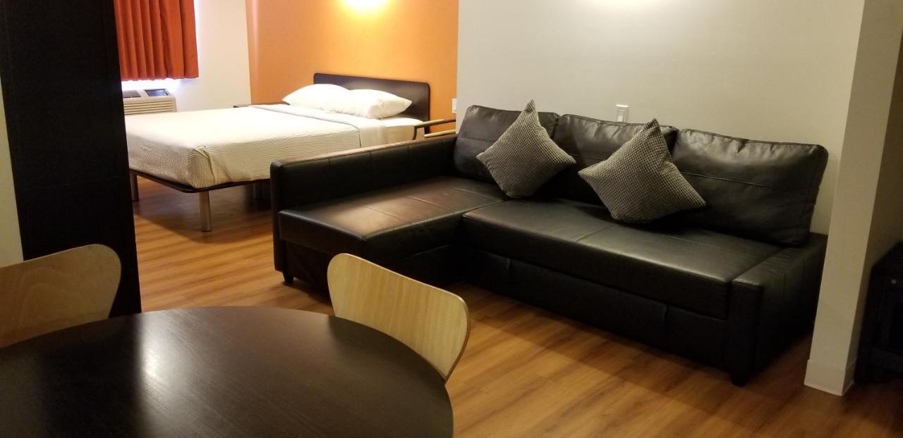 Joys Inn Innisfail, Ab Bagian luar foto