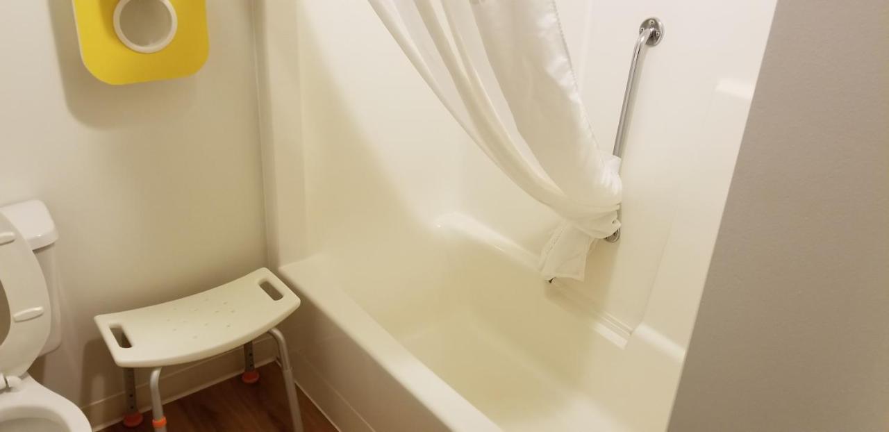 Joys Inn Innisfail, Ab Bagian luar foto