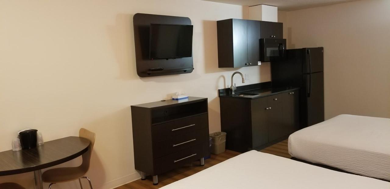 Joys Inn Innisfail, Ab Bagian luar foto