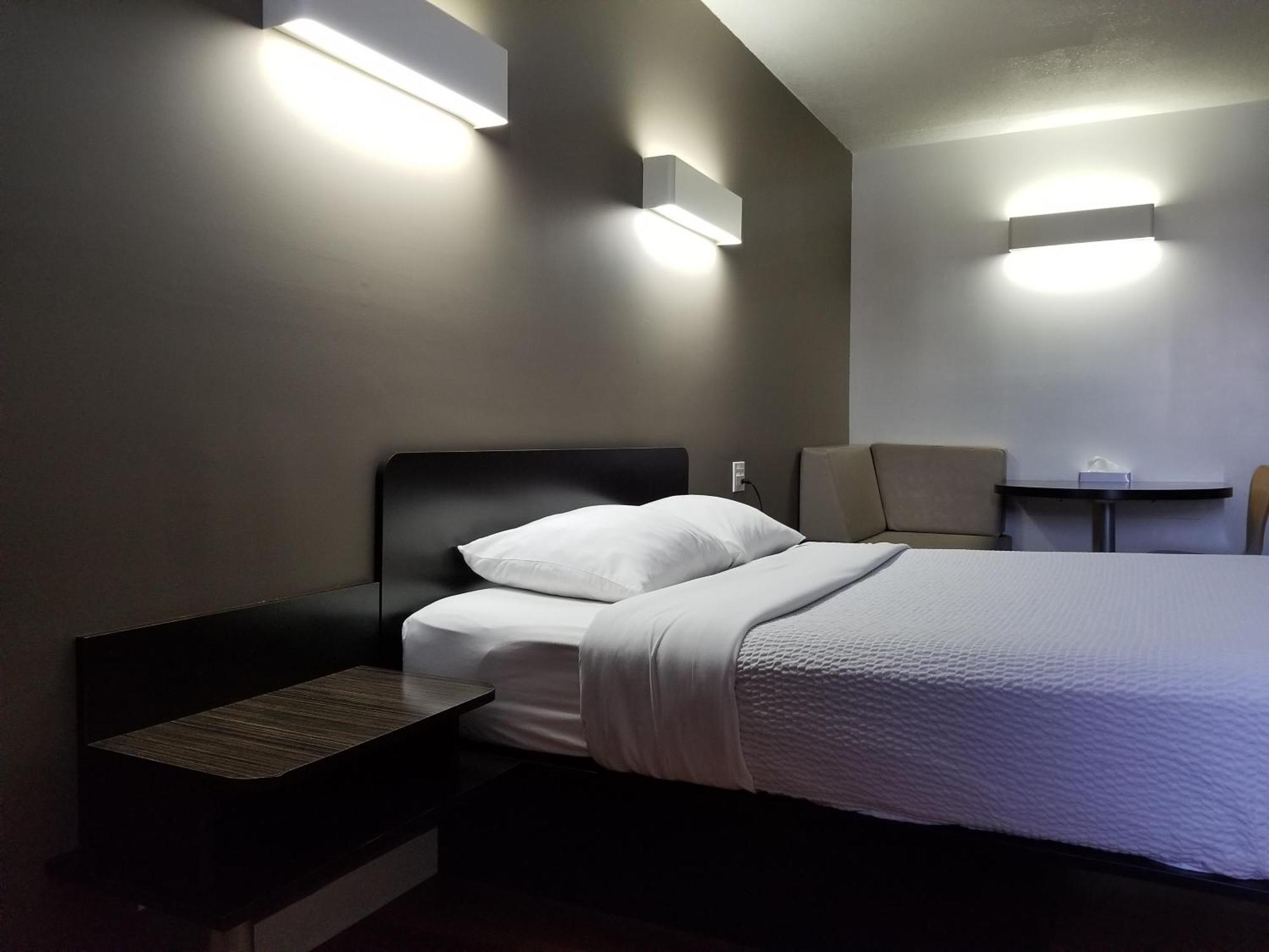 Joys Inn Innisfail, Ab Bagian luar foto