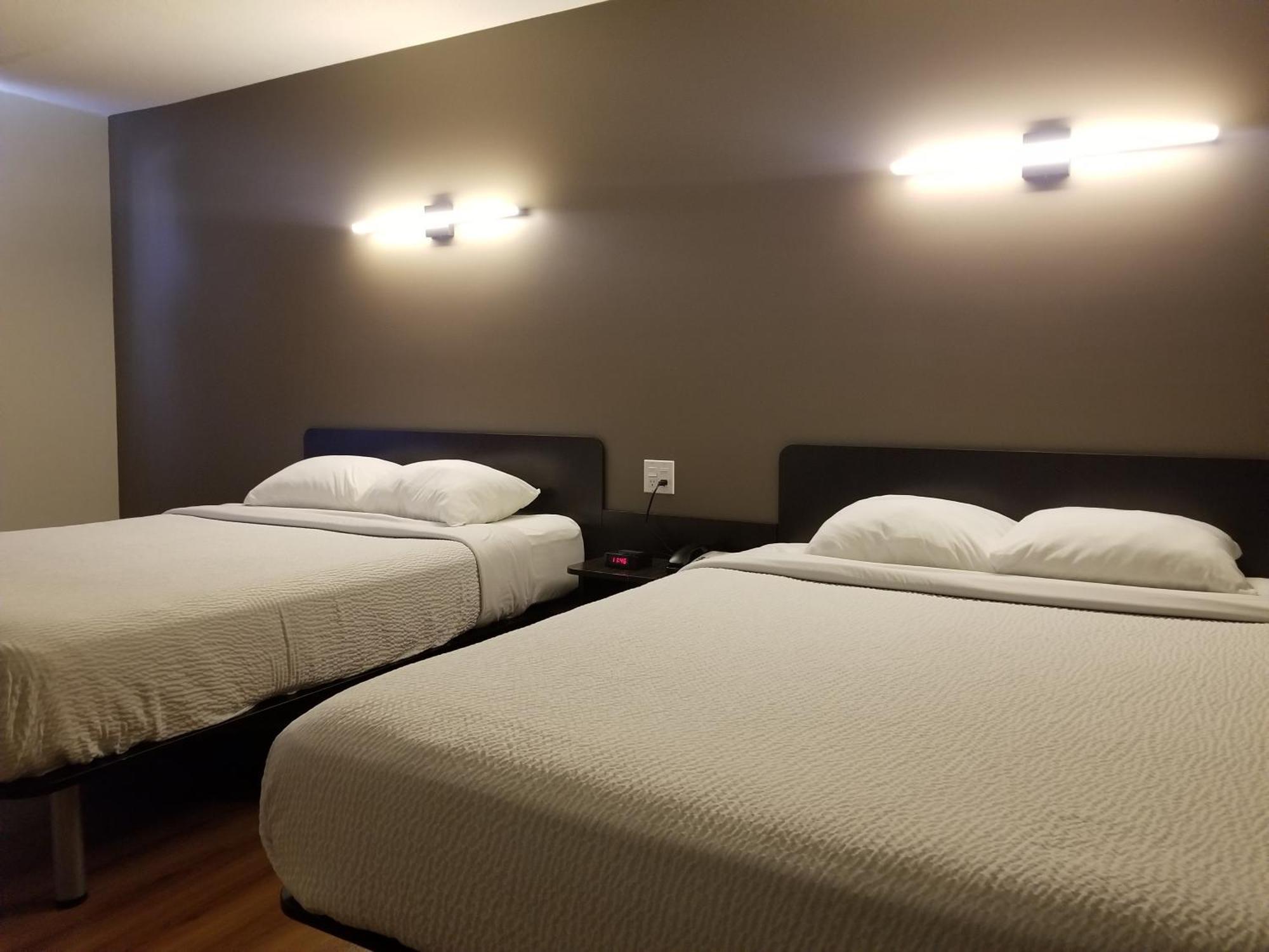 Joys Inn Innisfail, Ab Bagian luar foto
