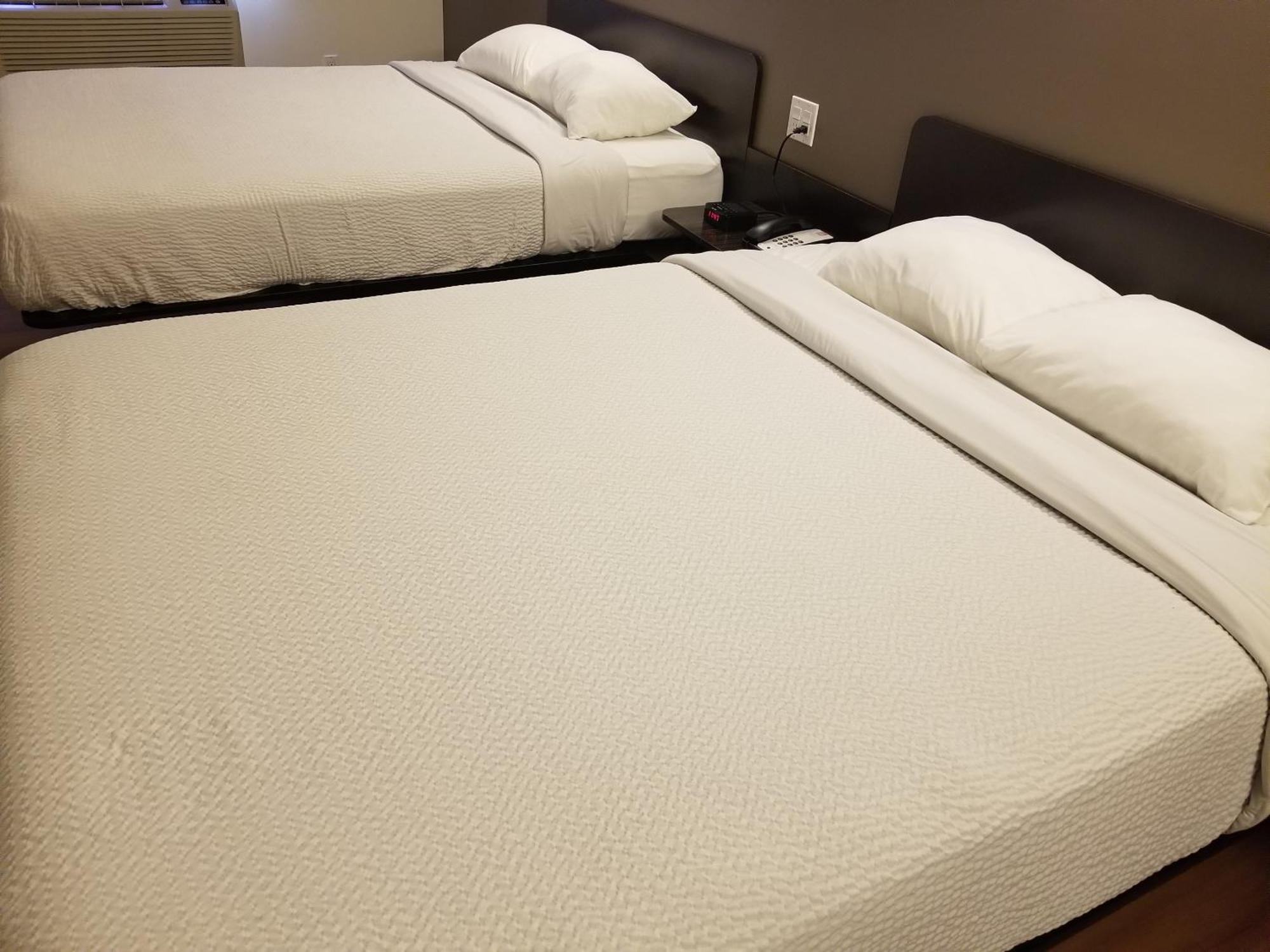Joys Inn Innisfail, Ab Bagian luar foto