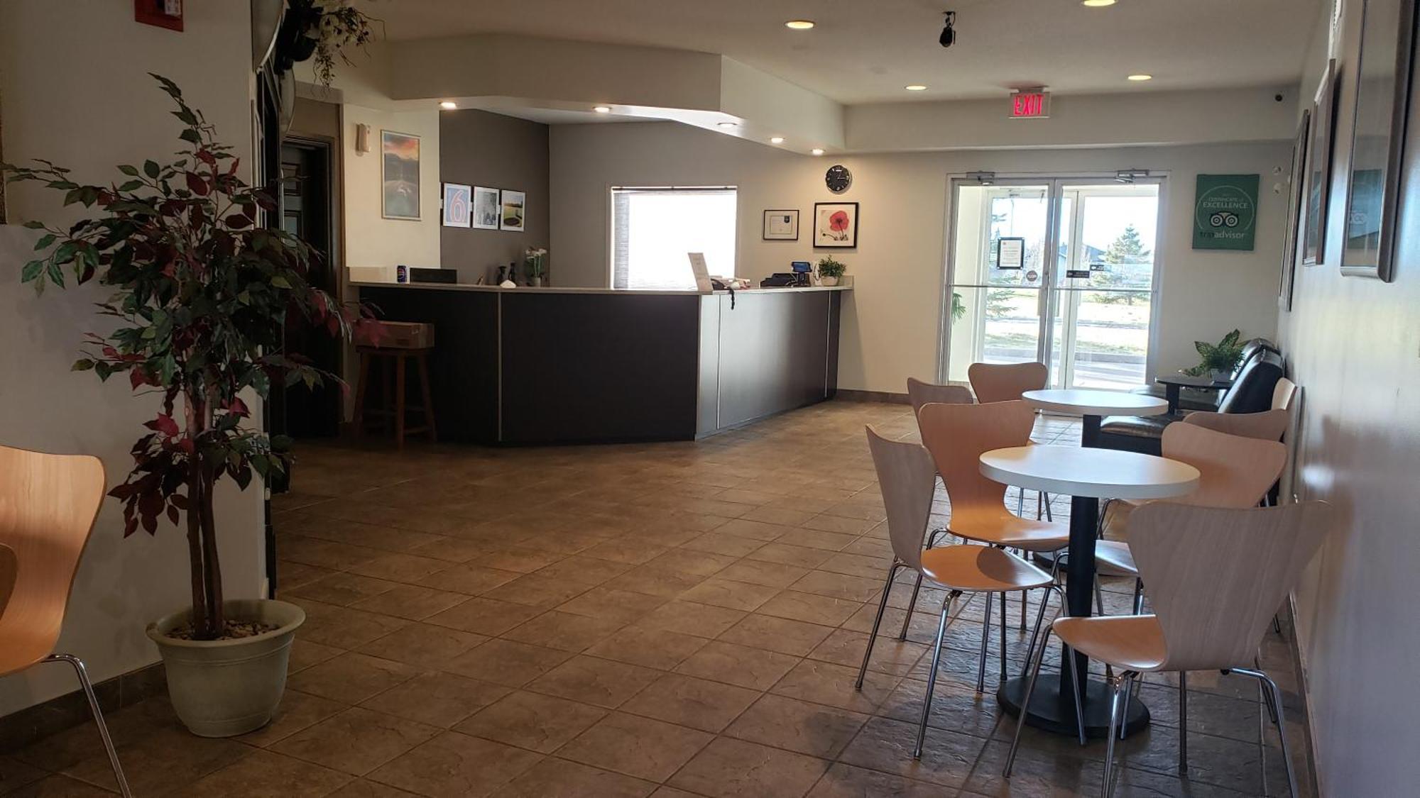 Joys Inn Innisfail, Ab Bagian luar foto