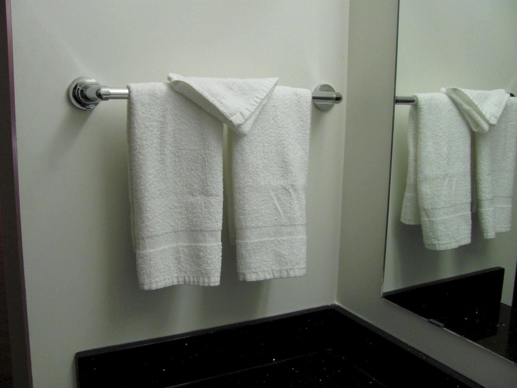 Joys Inn Innisfail, Ab Bagian luar foto